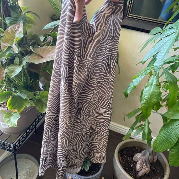 Size 2 pretty little thing Zebra print Skirt - Picture 2 of 4